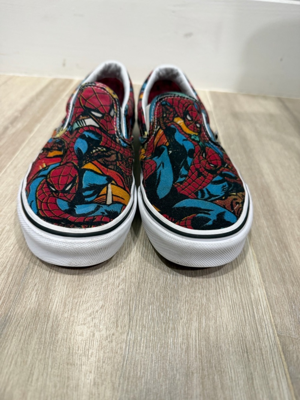 Vans Slip-On Sneakers with Spider-Man Comic Art - limited edition - Picture 2 of 6